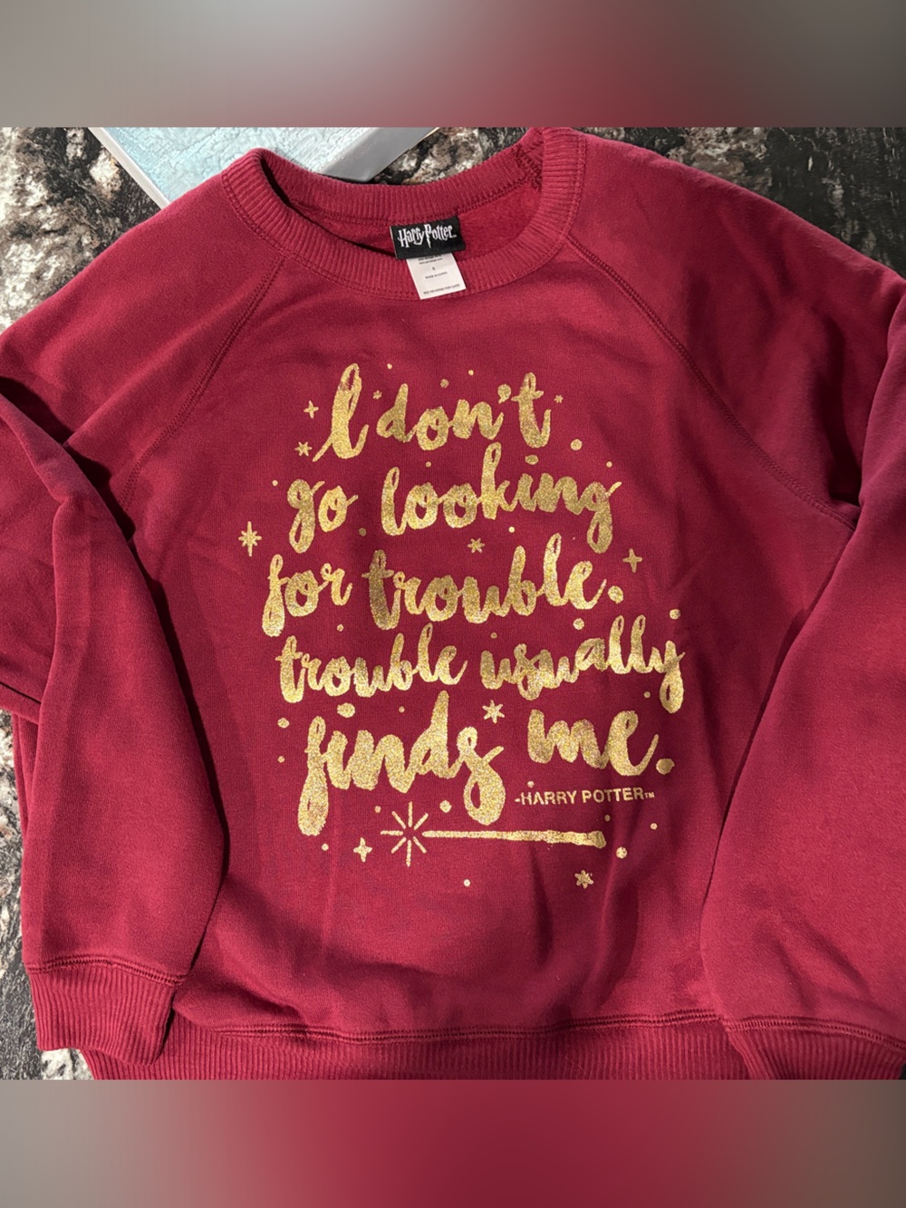 Harry Potter Women's Red Graphic Sweatshirt - 'Trouble Finds Me'